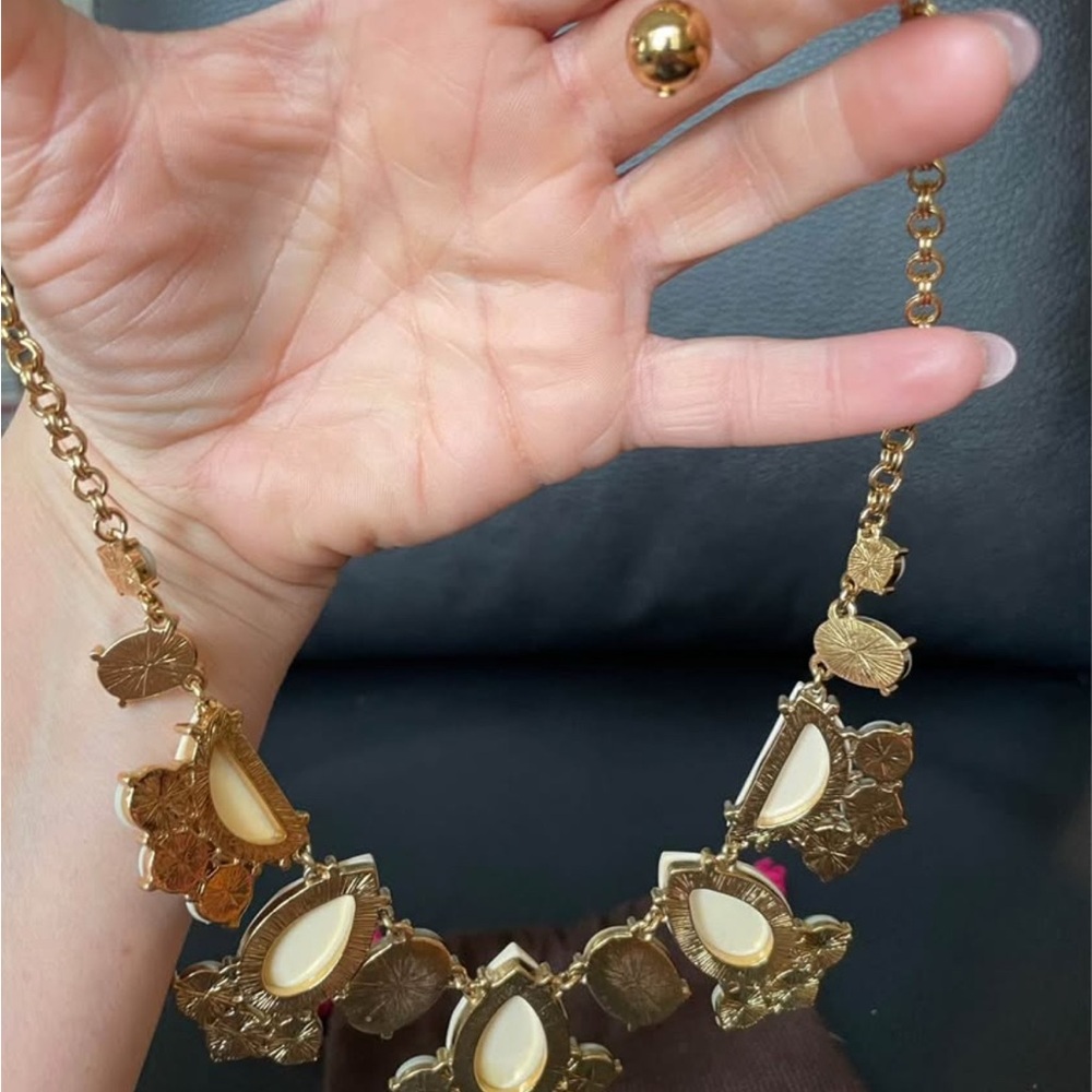 Kate Spade Gold and Cream Teardrop Necklace. Gently worn. - Picture 7 of 14